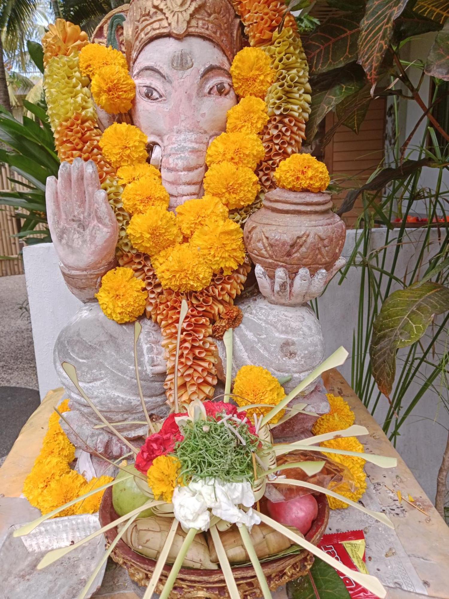 Ganesh Lodge Candi Dasa  Bagian luar foto